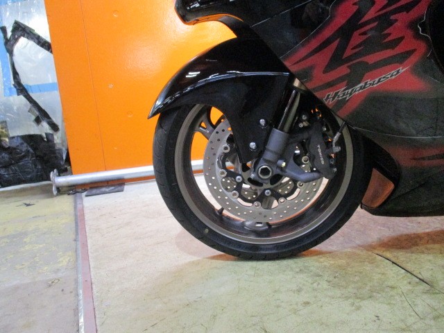 ホイールもこの通り状態グッド！当社は価格は安くても車両の質は高いので常時即売れですよ！